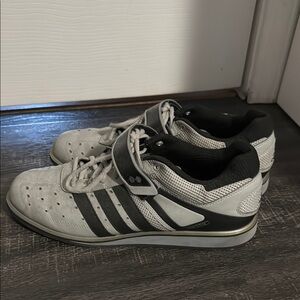 Adidas Men's Gray Lifting Shoes